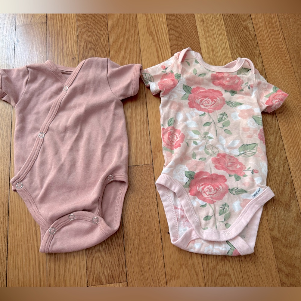 L’oved baby & Gerber organic cotton pink onesies